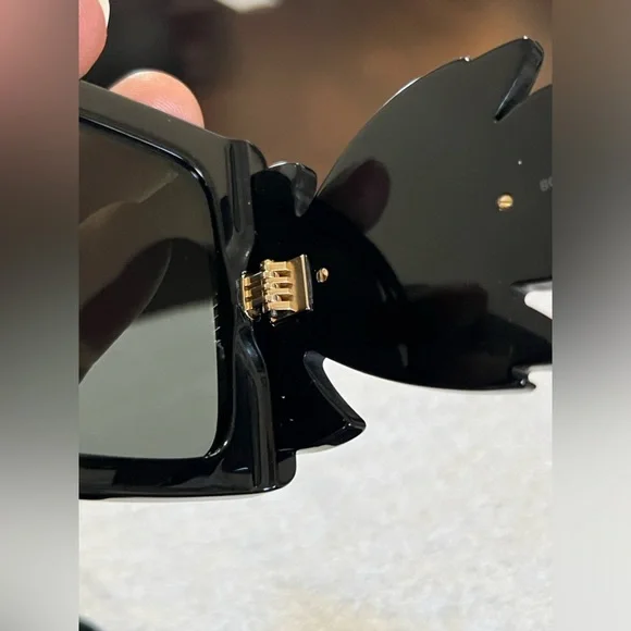 ❌SOLD❌ Gucci GG0535S Black/Grey Butterfly/Square Ladies Sunglasses 001 56x16x135 - Picture 7 of 13